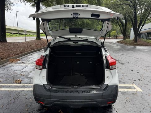 Used 2019 Nissan Kicks SV FWD image 27