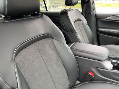 New 2025 Jeep Grand Cherokee L Altitude image 41