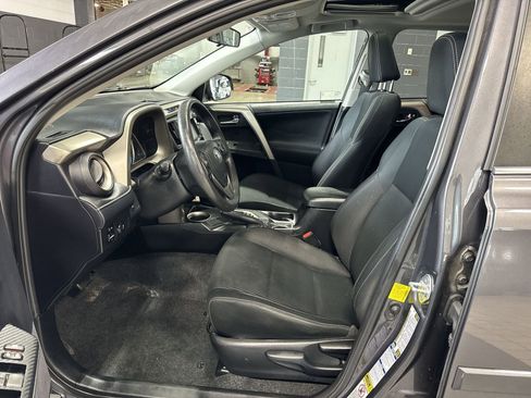 Used 2014 Toyota RAV4 XLE image 10