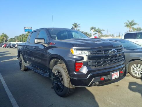 Used 2023 Chevrolet Silverado 1500 LT Trail Boss w/ LPO, Dark Essentials Package AWD/4WD image 7