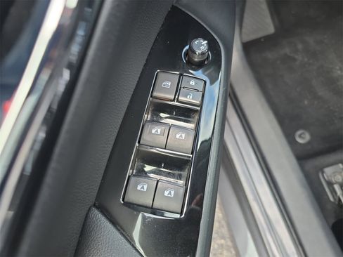 Used 2018 Toyota Prius Prime Plus image 14