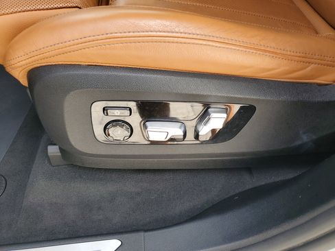 Used 2022 BMW X7 xDrive40i w/ Premium Package image 21