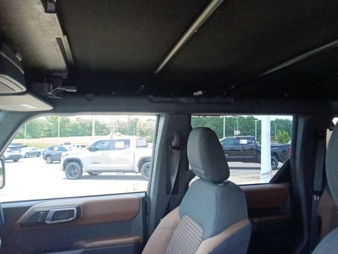 Used 2023 Ford Bronco Outer Banks AWD/4WD image 13