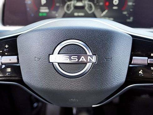 Used 2024 Nissan Ariya AWD image 33
