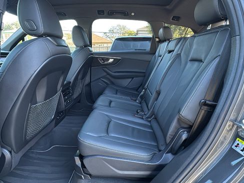 Used 2025 Audi Q7 3.0T Premium w/ Convenience Package image 15