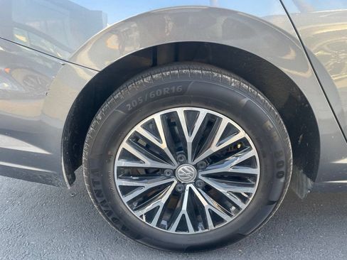Used 2019 Volkswagen Jetta SE FWD image 9