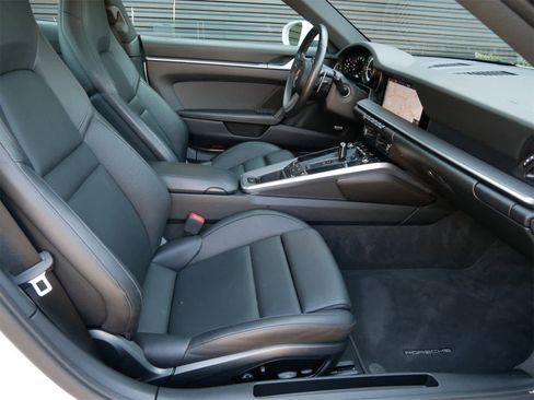 Used 2020 Porsche 911 Carrera S image 27