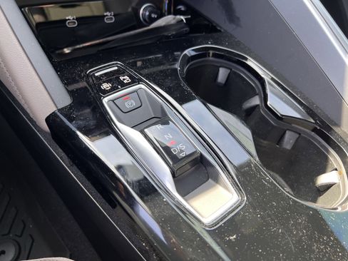 Used 2025 Audi Q5 Premium image 26