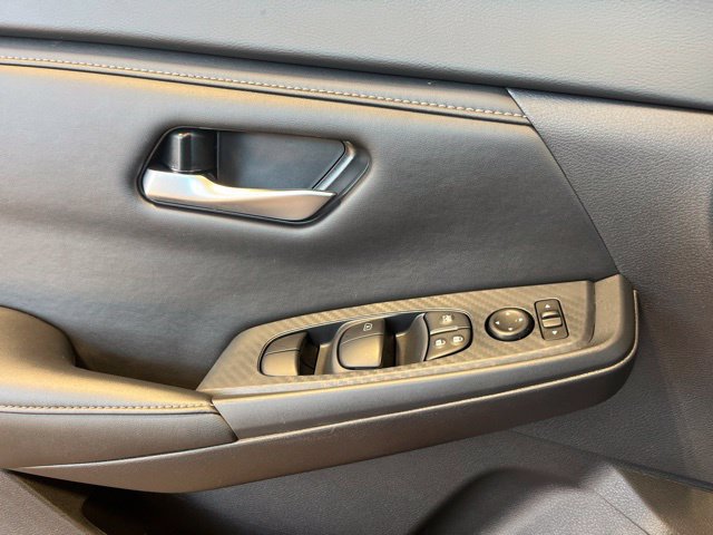 Certified 2025 Nissan Sentra SV FWD image 7
