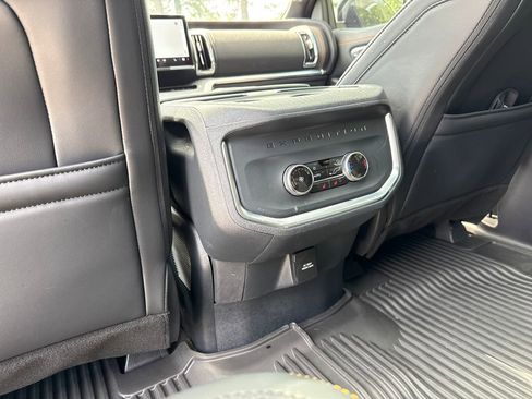 Used 2025 Ford Expedition Tremor AWD/4WD image 23