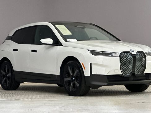 Certified 2023 BMW iX xDrive50 AWD/4WD image 7