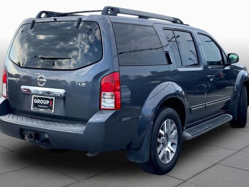 Used 2012 Nissan Pathfinder LE w/ DVD Entertainment Pkg RWD image 11