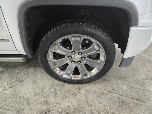 Used 2017 GMC Sierra 1500 Denali w/ Denali Ultimate Package AWD/4WD image 9