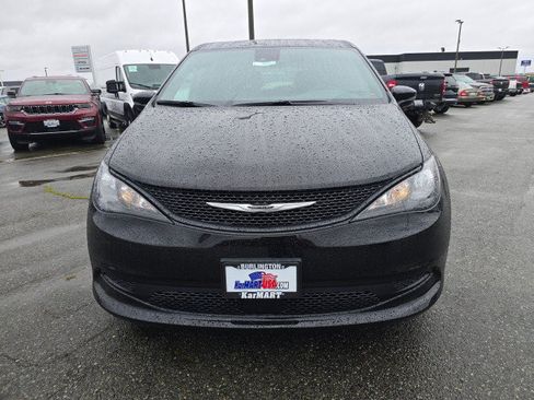 New 2026 Chrysler Voyager LX FWD image 8