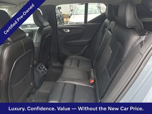 Certified 2023 Volvo XC40 B5 Core w/ Convenience Package AWD/4WD image 11
