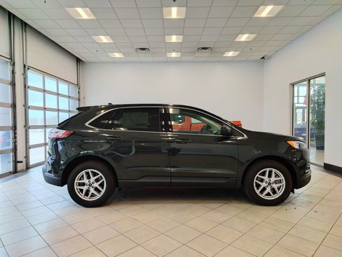 Used 2024 Ford Edge SEL AWD/4WD image 2
