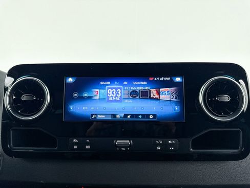 Used 2024 Mercedes-Benz Sprinter 2500 image 24