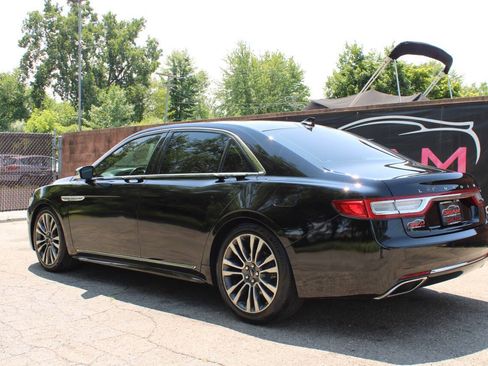Used 2018 Lincoln Continental Select FWD image 3