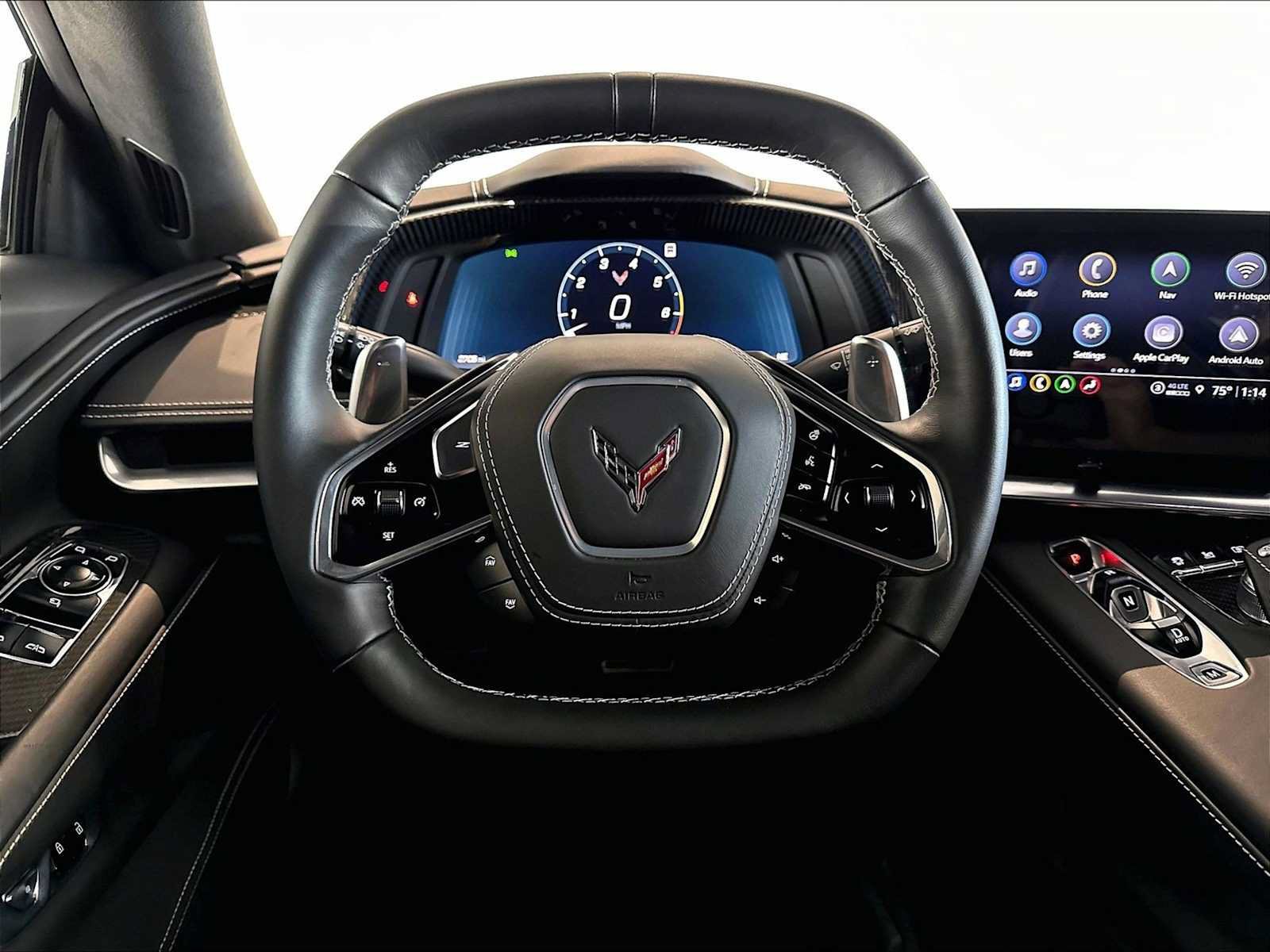 Used 2022 Chevrolet Corvette Stingray Premium Cpe w/ Z51 Performance Package RWD image 17