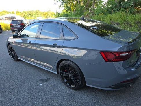 Used 2022 Volkswagen Jetta GLI Autobahn FWD image 3