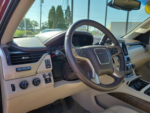 Used 2018 GMC Yukon Denali image 22