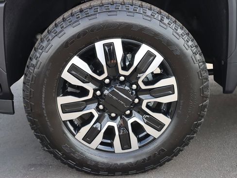 New 2026 GMC Sierra 2500 Denali w/ Denali Reserve Package image 19