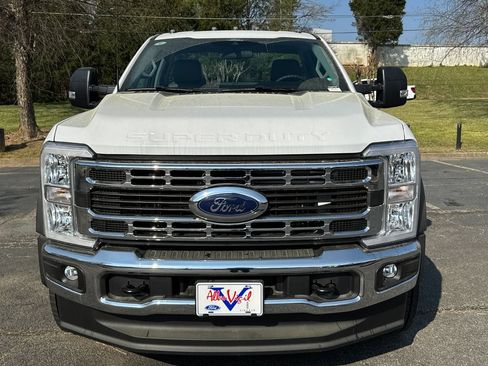 New 2026 Ford F450 XL w/ XL Chrome Package RWD image 4