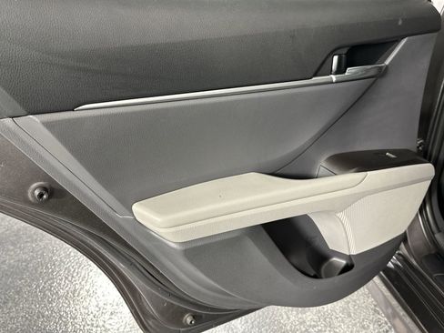 Used 2023 Toyota Camry SE image 33