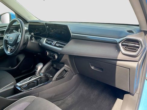 Used 2024 Chevrolet TrailBlazer LT w/ LT Cold Weather Package image 28