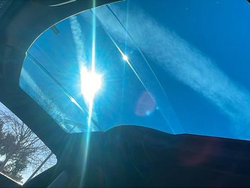 Used 2021 Chevrolet Corvette Stingray Coupe w/ Z51 Performance Package image 26