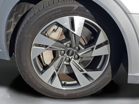 Used 2021 Audi e-tron Premium w/ Convenience Plus Package image 17