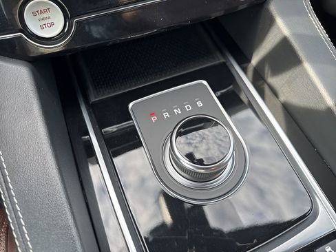 Used 2018 Jaguar F-PACE S image 19