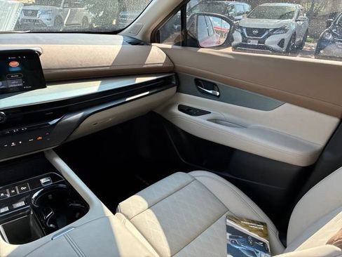 Certified 2025 Nissan Murano Platinum w/ Cargo Package AWD/4WD image 28