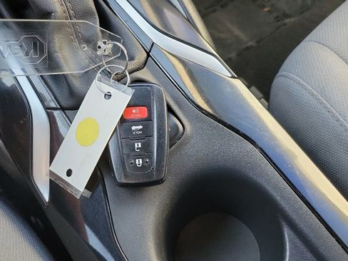 Used 2021 Toyota Corolla SE image 36