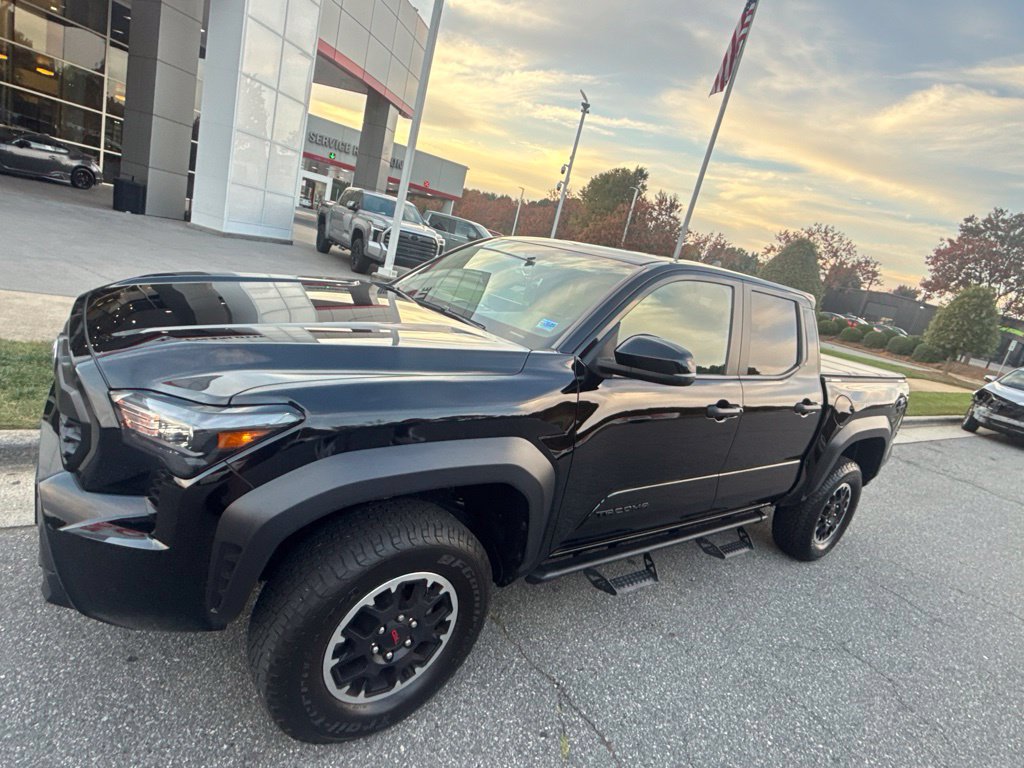 Used 2024 Toyota Tacoma TRD Off-Road w/ TRD Off Road Upgrade Package AWD/4WD image 12