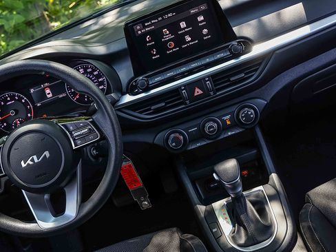 Certified 2024 Kia Forte LXS w/ LXS Technology Package FWD image 19