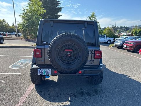 Used 2022 Jeep Wrangler Unlimited Rubicon 4xe w/ Cold Weather Group AWD/4WD image 6