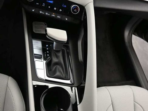 New 2026 Hyundai Elantra Limited FWD image 24