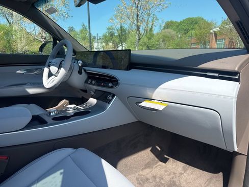 New 2026 Genesis GV70 2.5T Advanced AWD/4WD image 34