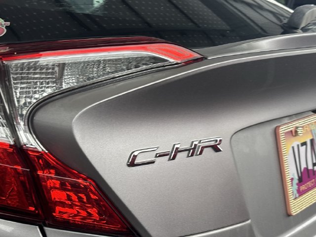 Used 2018 Toyota C-HR XLE FWD image 11