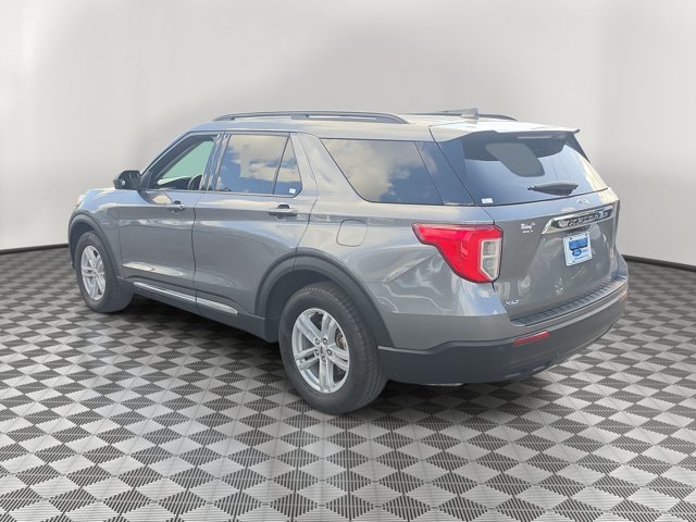 Certified 2023 Ford Explorer XLT RWD image 4