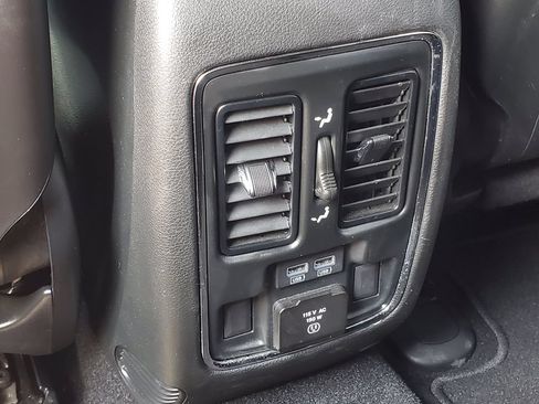 Used 2021 Jeep Grand Cherokee Limited AWD/4WD image 31