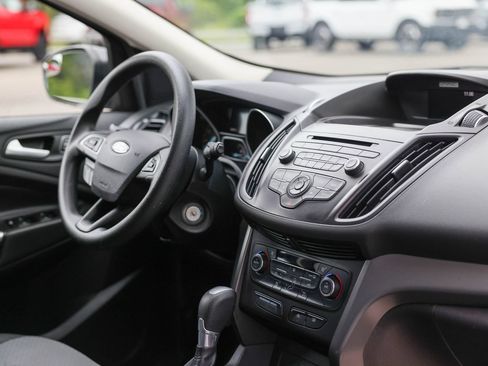 Used 2017 Ford Escape SE AWD/4WD image 10