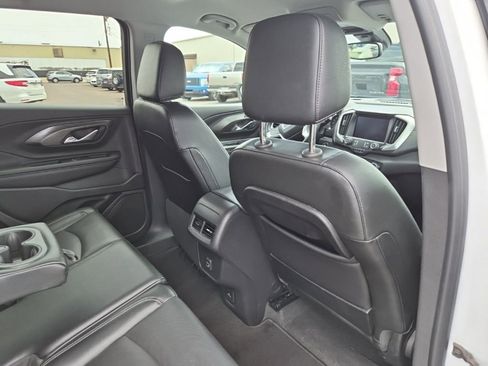 Used 2024 GMC Terrain SLT image 11