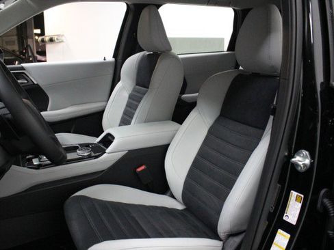 New 2025 Mitsubishi Outlander SE image 7