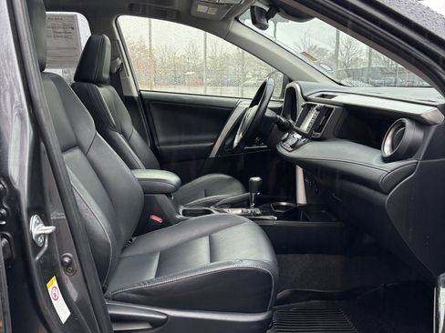 Used 2017 Toyota RAV4 Limited image 9