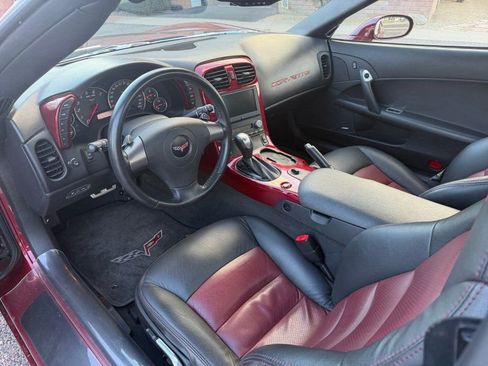 Used 2006 Chevrolet Corvette Convertible w/ Preferred Equipment Group image 10
