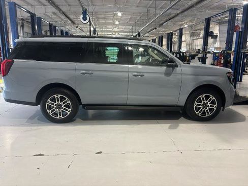 Certified 2025 Ford Expedition Max Active AWD/4WD image 4