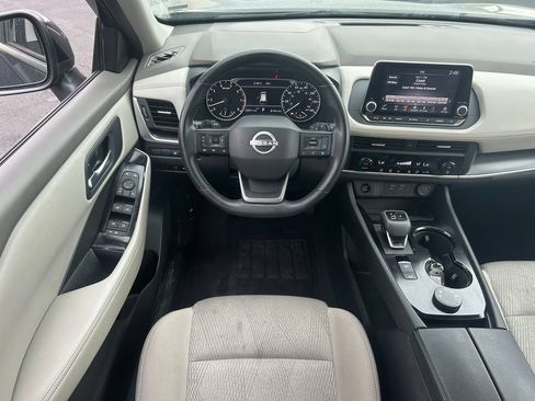 Used 2025 Nissan Rogue SV AWD/4WD image 26