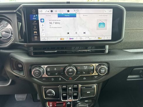 New 2026 Jeep Gladiator Willys AWD/4WD image 25